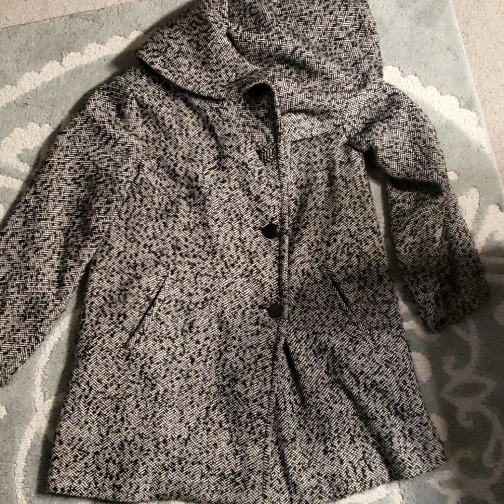 Black and gray jacket